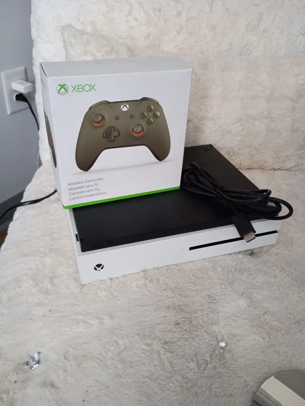 Xbox One S Slim Console in Black and White - Front-Loading Disc Slot